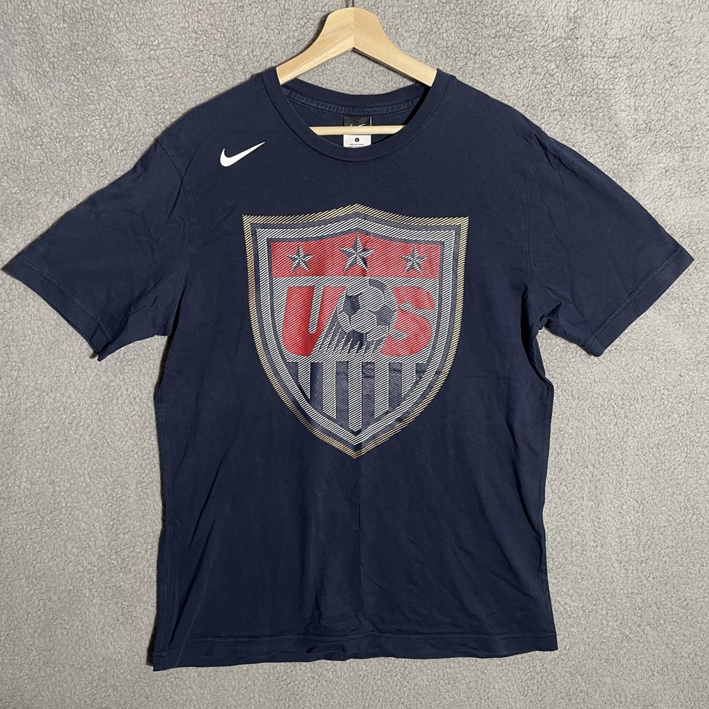 Nike USA Soccer T-Shirt Men Large Blue U.S. Crest Logo Athletic Fit Cotton